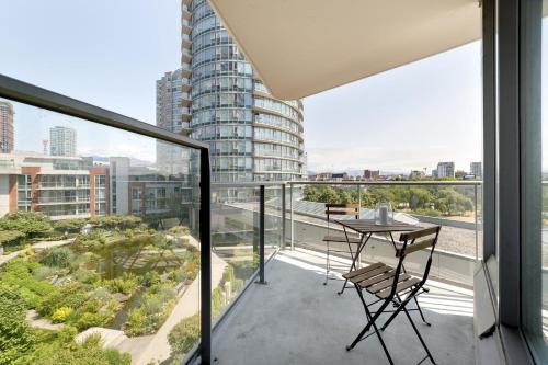 Crosstown Apartment | GardenView Modern Condo with Parking, Gym, Pool, AC