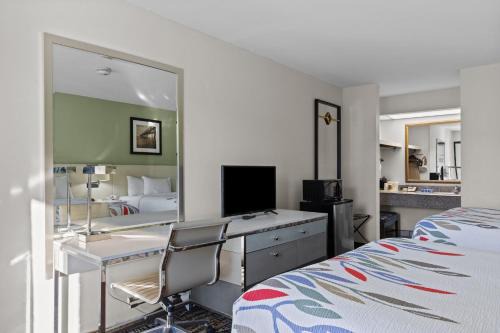 Morehead City Hotel | Garnet Inn & Suites, Morehead City near Atlantic Beach