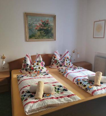 Silandro Bed & Breakfast | Garni Schuster