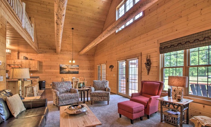 Garrison Apartment | Garrison Golf Course Townhome: 1 Mi to Lake!