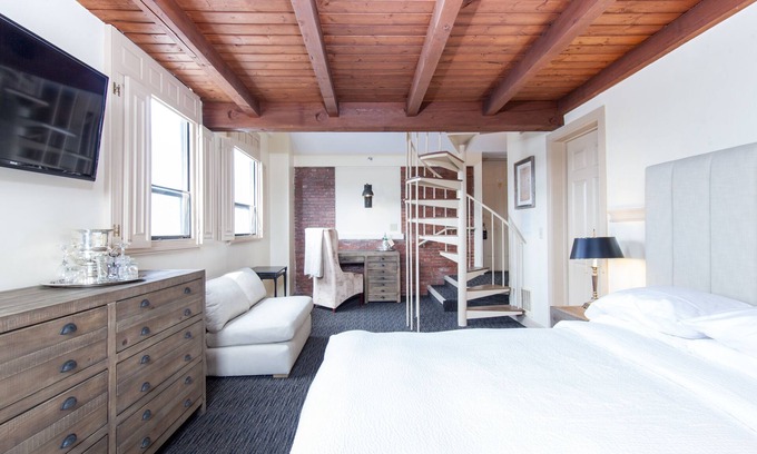 Newburyport Hotel | Garrison Inn Boutique Hotel