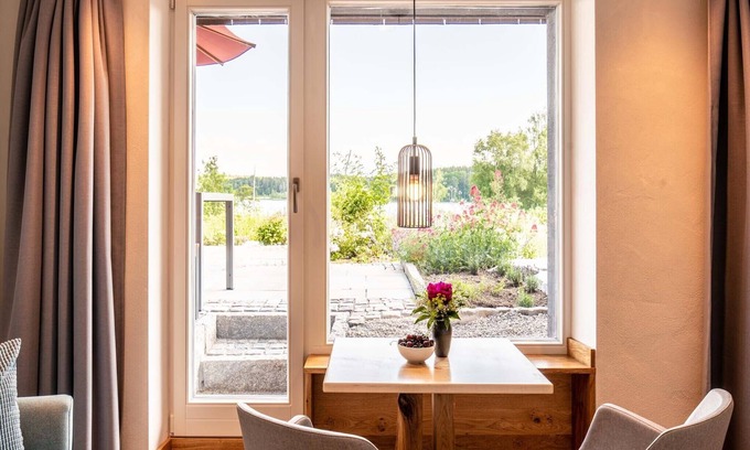 Pelham Apartment | Gartenzimmer, 30 qm Untergeschoss, Kombinierter Wohn- & Schlafbereich