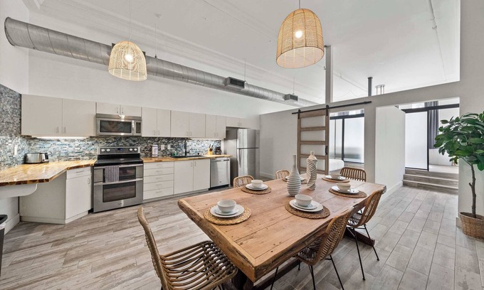 Civic Core Apartment | Gaslamp 4BR Loft | Near to Petco Park and Beaches
