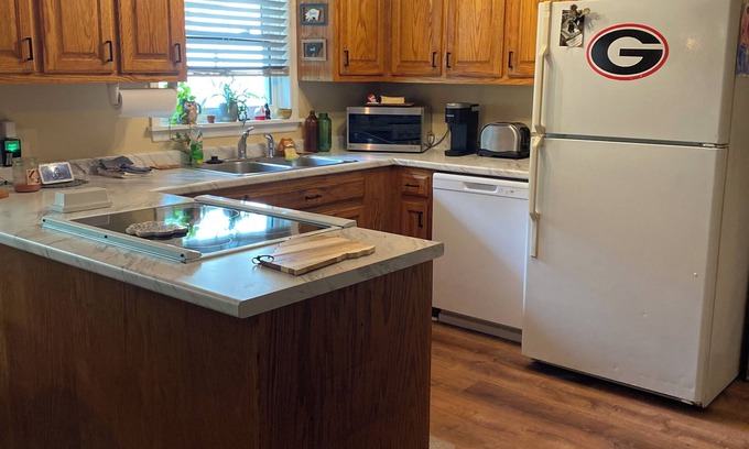 Dahlonega House | Gated Cozy Ranch with Garagen7 minutes from downtown Dahlonega. Dog Friendly!