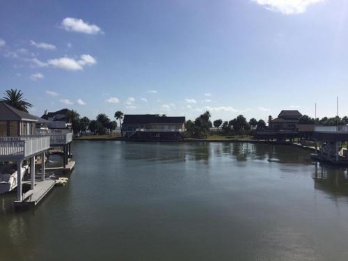 Jamaica Beach House | Gated Deck for Children 3BR Great Fishing!