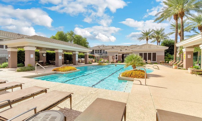 Kierland Condo | Gated Ground Floor w/Heated Pool/Spa/Fitness Room, Garage, Kierland's, Dining/Shopping + Free Golf!