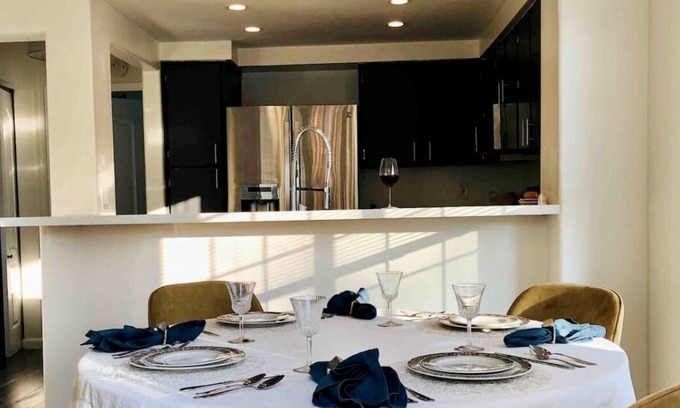 Agoura Hills House | Gated Loft, Close to Trails & Minutes to Malibu