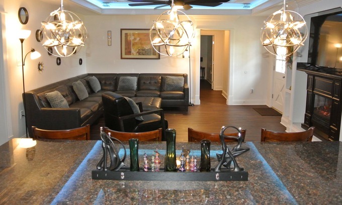 Little Woods House | Gated! Luxurious + Upscale! 5Bedrooms + 5Kings! Just Remodeled! New Furnishings!