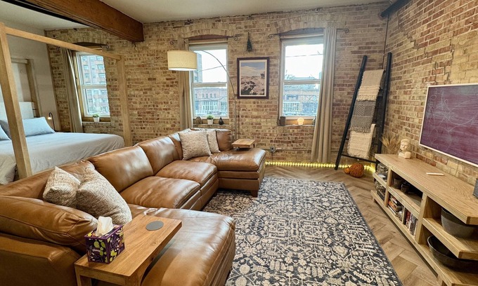 Rio Grande Apartment | Gated Parking I Walk to Convention & Delta Center I Elevator