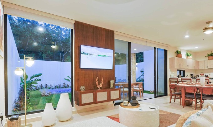 Playa del Carmen House | Gated Townhouse | Pool | BBQ | Gym | Paddle Court