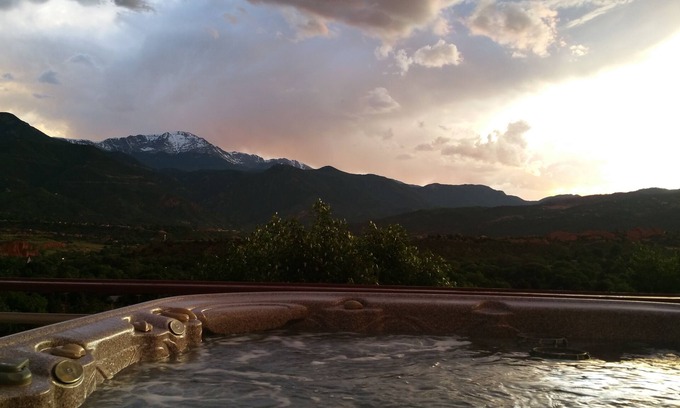 West Colorado Springs House | Gateway To Pikes Peak, Garden Of The Gods, Manitou Springs, Old Colorado City