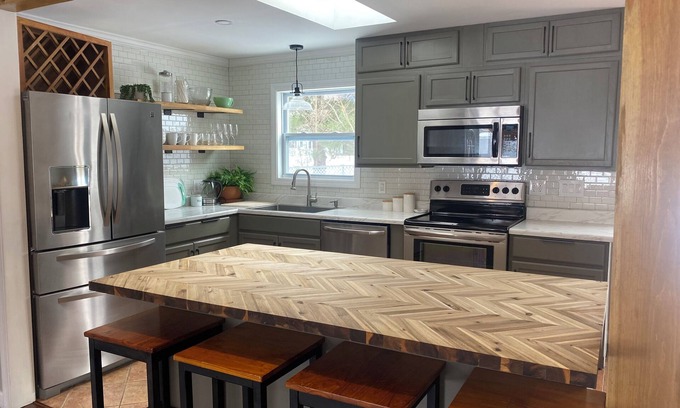 Manchester Center House | Gather and relax with friends and family