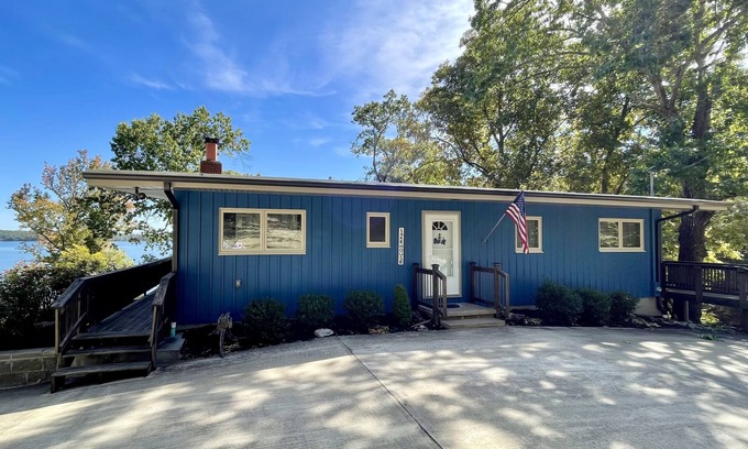 Almo House | Gather at family-friendly Shelter Point on KY Lake