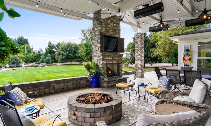 Salem House | Gather - luxury farmhouse retreat in the heart of the Oregon Wine Country