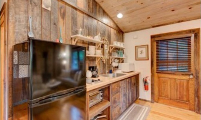 Valle Crucis Cabin | Gazebo Cabin at Heritage Hill