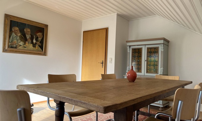 Poppenhausen Apartment | Gemütliches Dachgeschloss im Schönsten Dorf der Rhön