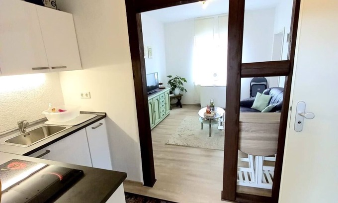Hadamar Apartment | Gemütliche Wohnung mit Offener Küche und Großem Garten