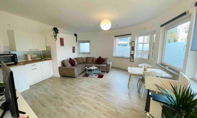 Rheinhausen House | Gemütliches Bungalow, Kontakloser Check-in, Zentral