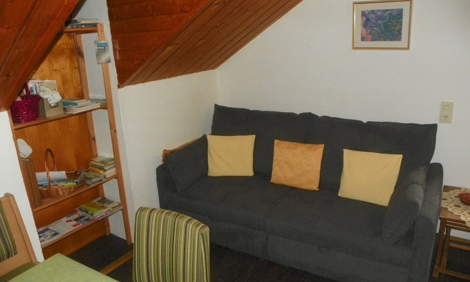 Schonlind Apartment | Gemütliches Feriendomizil mit Balkon, geräumig, voll ausgestattete Küche, kostenfreies WLAN