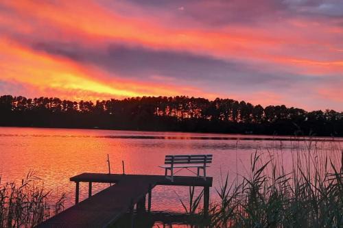 Oberhavel House | Gemütliches Ferienhaus am See, privater Steg, bei Berlin