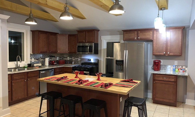 Geneva House | Gem at the Fingerlakes! Pet friendly paradise!