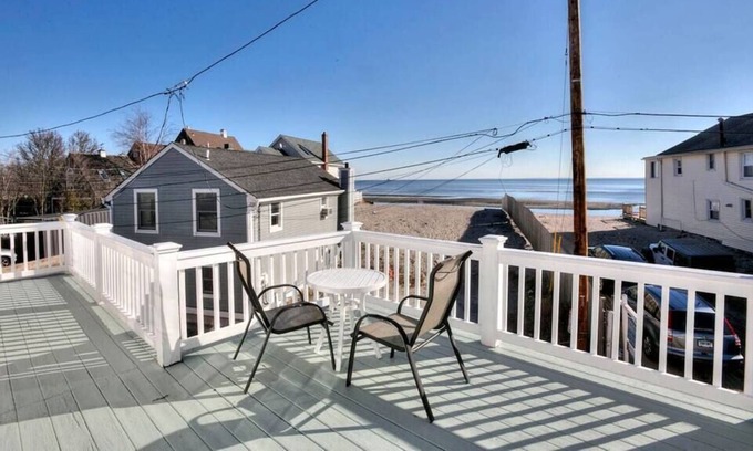 Fairfield House | Gem by the Sound - Beach Front