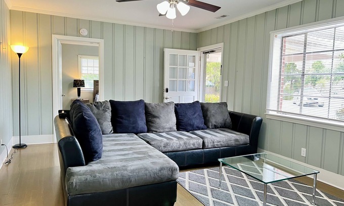 Winston - Salem House | 🏡 Gem Conv 2 WF Baptist/Novant Health/Hanes Mall Great for Medical Workers 🏡