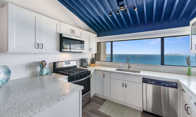 Rosendal Condo | Generator! 5 mins to Magen - Views from every room