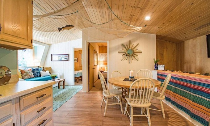 Lake Geneva Apartment | Geneva Beach House Delavan Suite |Easy .5 Mile Walk to the Lake |Shared Backyard |Parking