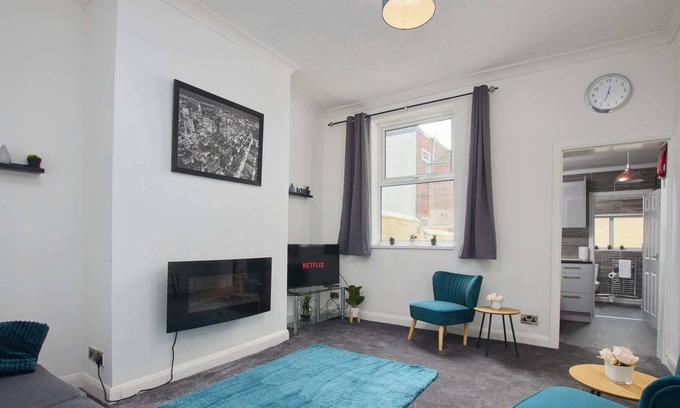 Goole Apartment | Genoa House by Lavender Stays Free Wi-Fi, 6 guests