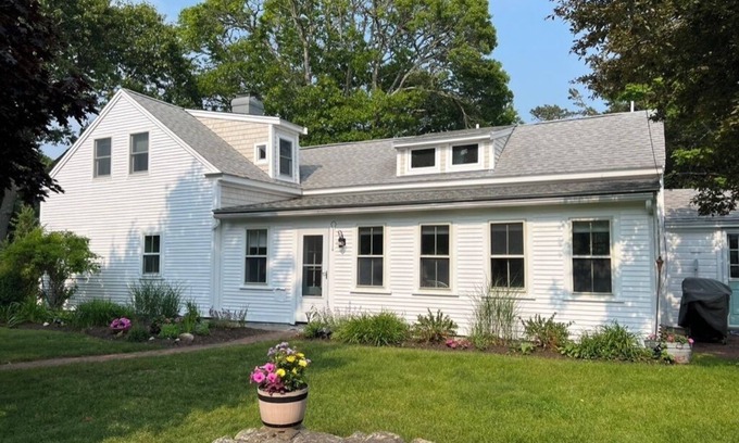 West Harwich House | Gently Remodeled Antique Great for 2 or 3 Families - 7/10ths to Beach