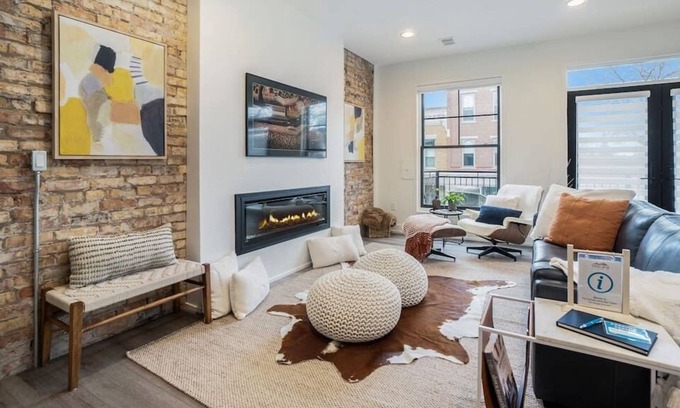 Holland Condo | George 201 Charming Condo on 8th w/ Deck