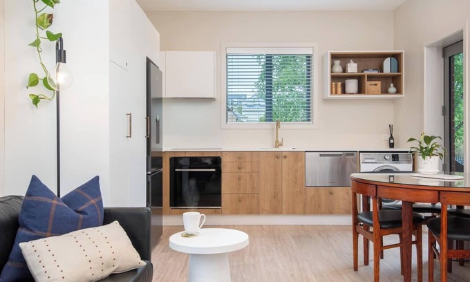 North Dunedin Apartment | George Little: Stylish, Peaceful & Convenient