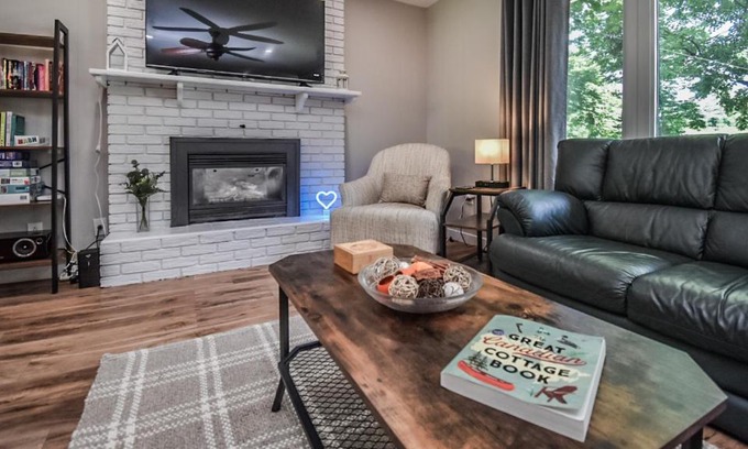 Waubaushene House | Georgian Bay Trail Cottage w/hot tub and fireplace
