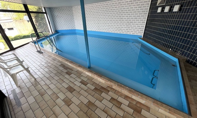 Herdecke Apartment | Geräumige Ferienwohnung für bis zu 4 Personen mit Pool und Sauna