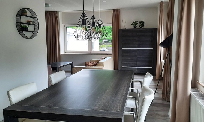 Gees Apartment | Geräumige Frisch Renovierte Wohnung Mitte in der Vulkaneifel