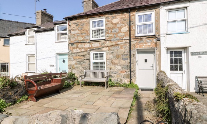 Edern House | GERALLT, pet friendly, character holiday cottage in Morfa Nefyn