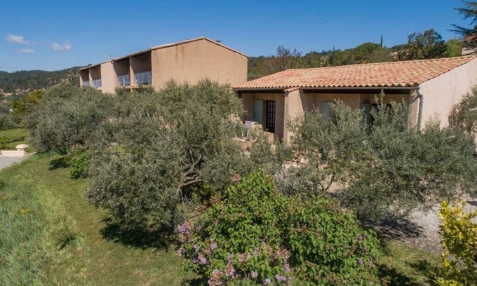 Greoux-les-Bains Apartment | Geranium Lou Cigaloun Ana Location