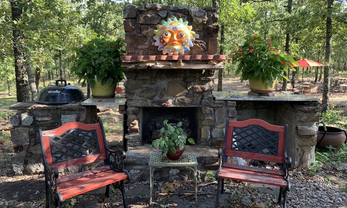 Ferndale Cabin | Get a real taste of true Southern hospitality and natural woodland beauty.