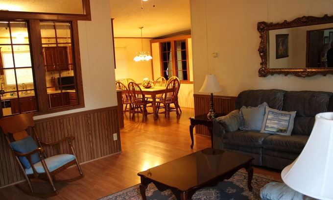 Luray House | Get away to peaceful solitude