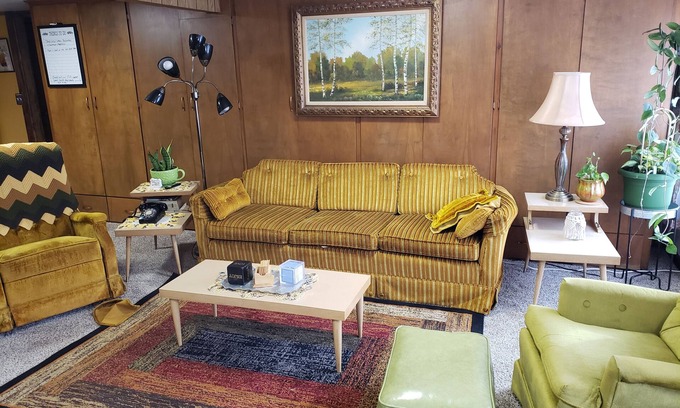 Mansfield House | Get your 70's groove on in this far-out pad in Mansfield.