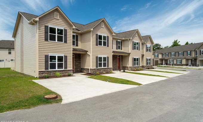 McCutcheon Field House | Getaway at Glenellen Sleeps 6 with Linens Included