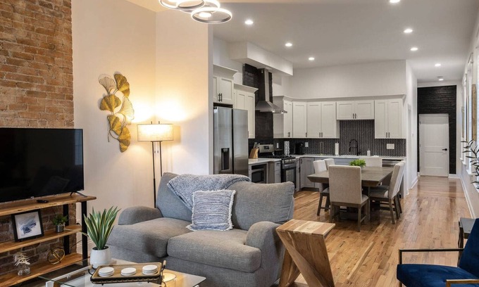 Covington Apartment | Getaway on Lee - Covington 3 Bedroom Apartment!