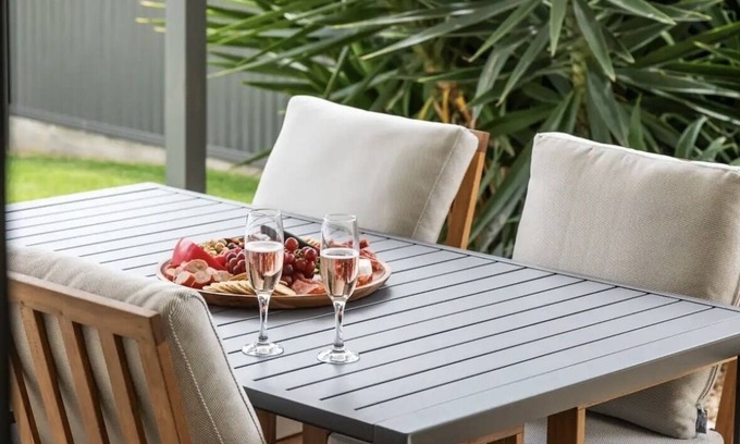 Mount Gambier House | Getaway On Wallace. nPet friendly.