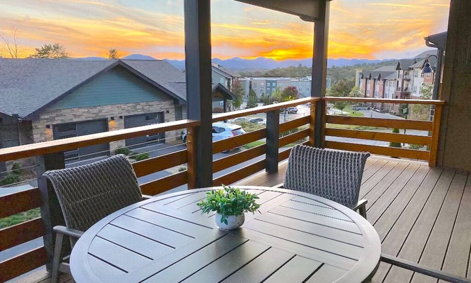 Woodfin House | Getaway: Tranquil Stay in N. Asheville