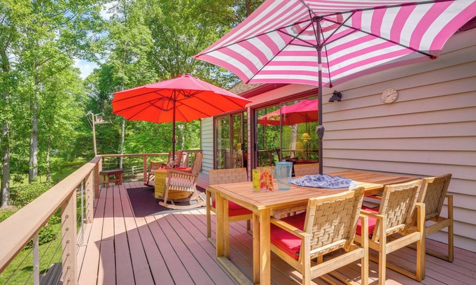 Nellysford House | Getaway w/Lake Views near Wintergreen Resort!