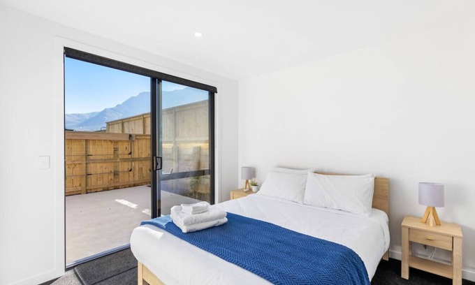 Kawarau Falls House | Getaway: your own slice of paradise!