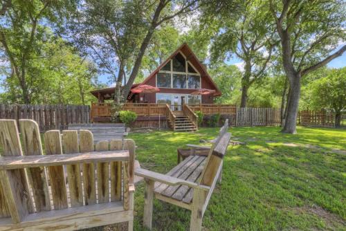 New Braunfels House | Gettin' Guada loopy with Hot Tub & Riverfront