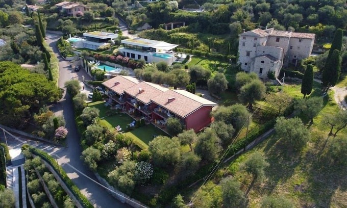Frader Apartment | Gianni with 1 bedroom with garden and lake view