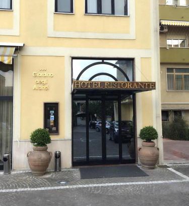 Frattamaggiore Hotel | Giardino degli aranci
